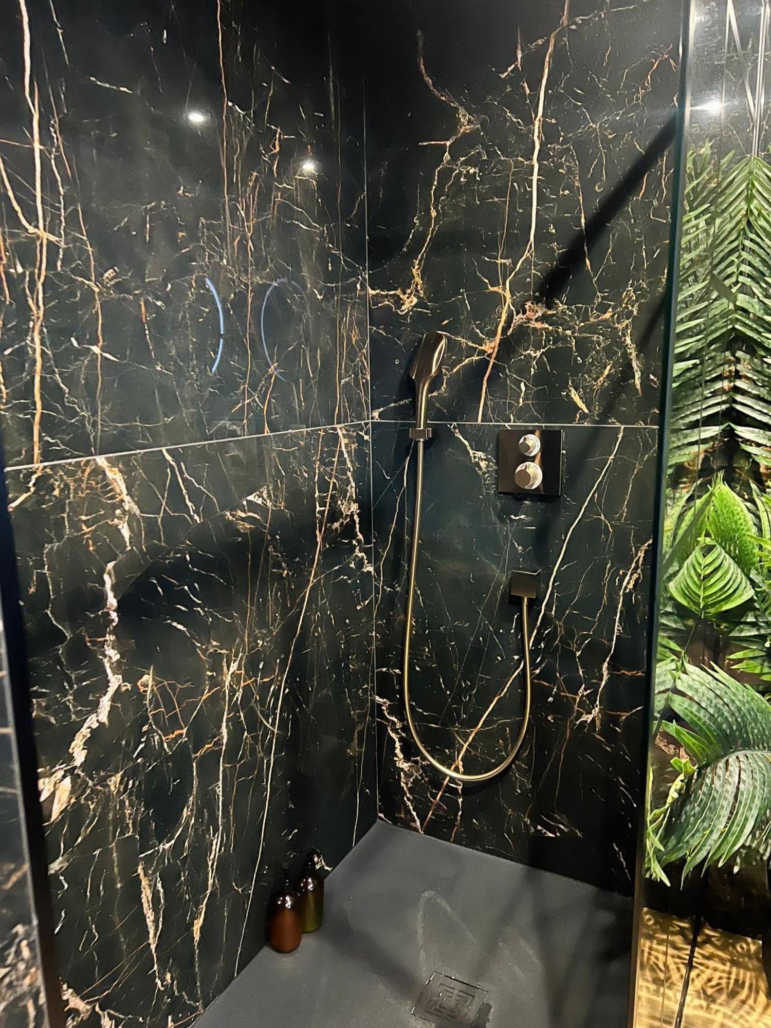 شقة O2M Aix Les Bains إيكس ليه با المظهر الخارجي الصورة